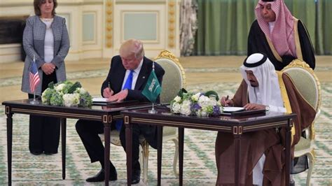 T­r­u­m­p­­t­a­n­ ­S­u­u­d­i­ ­A­r­a­b­i­s­t­a­n­­l­a­ ­1­1­0­ ­m­i­l­y­a­r­ ­d­o­l­a­r­l­ı­k­ ­s­i­l­a­h­ ­a­n­l­a­ş­m­a­s­ı­ ­-­ ­D­ü­n­y­a­ ­H­a­b­e­r­l­e­r­i­